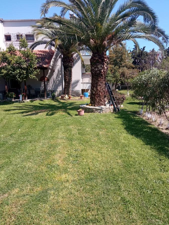 Appartamento Sofia'S Garden Néa Péramos Esterno foto