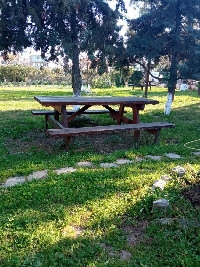 Appartamento Sofia'S Garden Néa Péramos Esterno foto