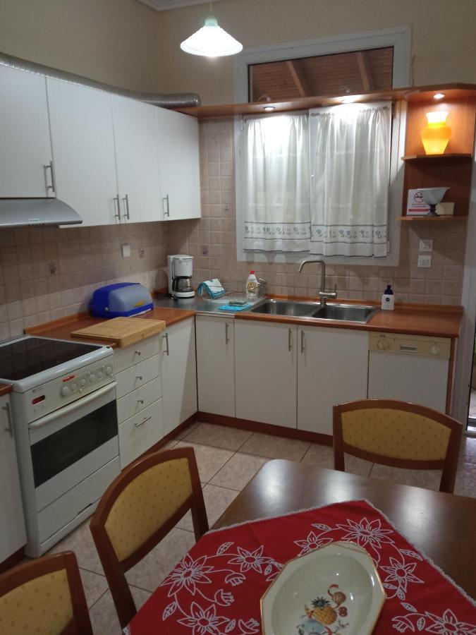 Appartamento Sofia'S Garden Néa Péramos Esterno foto